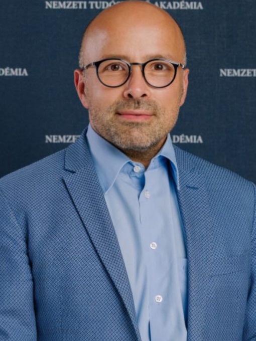 Prof. Dr. Hegyi Péter – Kuratóriumi elnök