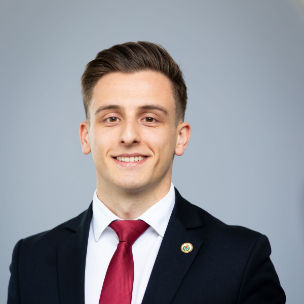 Szürös Máté