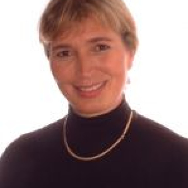 Nyolczas No&eacute;mi